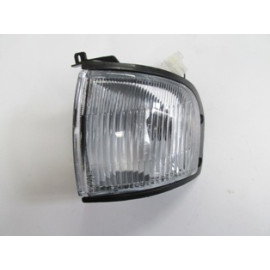 MAZDA B2500- PICK UP- 01/03; ÖN SİNYAL SAĞ BEYAZ (KOTO) 372-1101