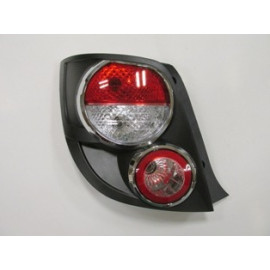 CHEVROLET AVEO- HB- 11/13; STOP LAMBASI SOL KIRMIZI/BEYAZ (NİKELAJ ÇERÇEVELİ) (FAMELLA) 5134-1502