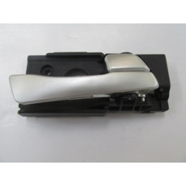 HYUNDAI ACCENT- BLUE- 11/18; ÖN KAPI İÇ AÇMA KOLU SAĞ SİYAH (ELCEĞİ GÜMÜŞ GRİ) (HUSHAN) 596-3011