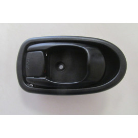 KIA SHUMA- II- 00/03; ÖN KAPI İÇ AÇMA KOLU SAĞ SİYAH 713-3011