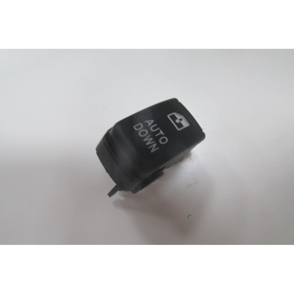 HYUNDAI GETZ- 03/05; ÖN SOL KAPI CAM AÇMA DÜĞMESİ BUTONU SOL 617-1956