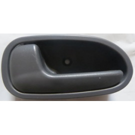 KIA BONGO- KAMYONET- 02/04; ÖN KAPI İÇ AÇMA KOLU SOL SİYAH (HUSHAN) 682-3012