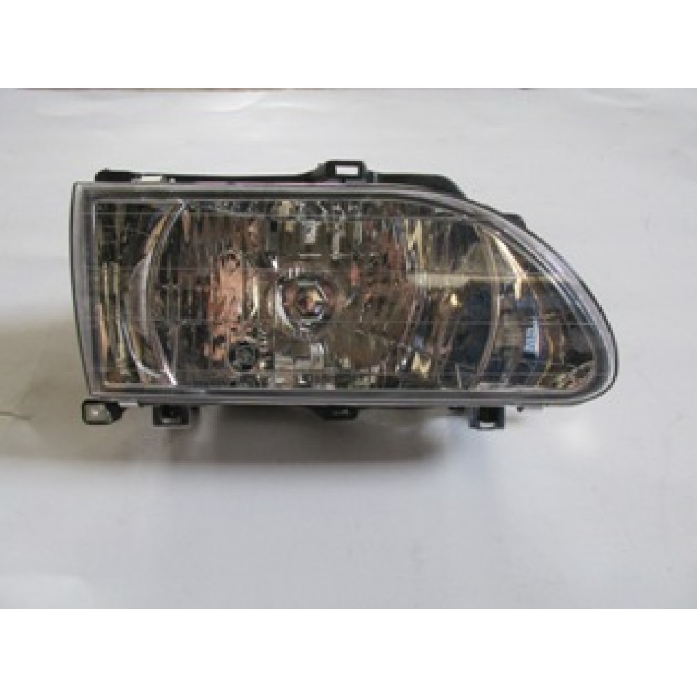 KIA HI BESTA- MİNİBÜS- 97/99; FAR LAMBASI SAĞ (BAĞLANTI PLASTİĞİ İLE BİRLİKTE) (ŞEFFAF CAM) FAME 702-1001