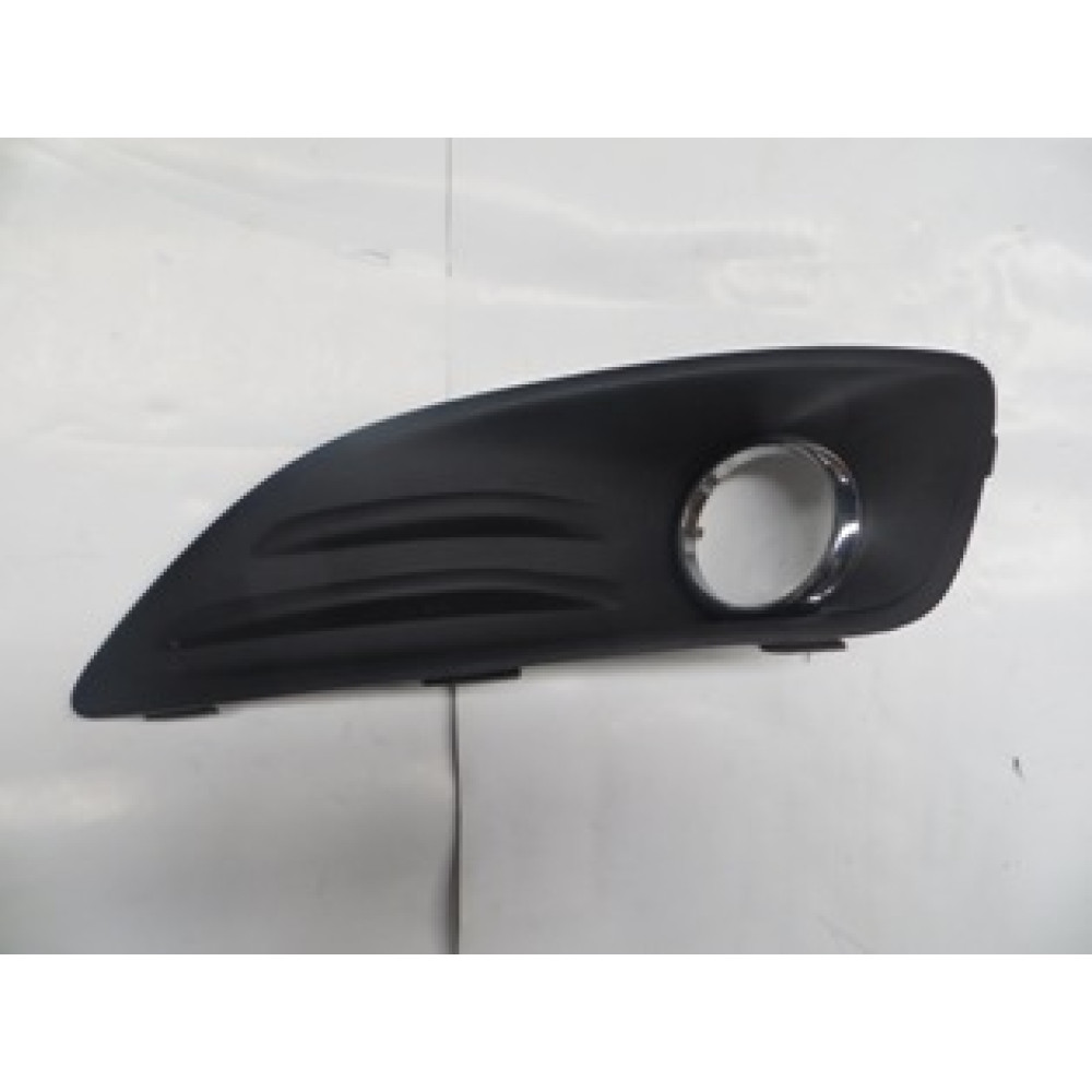 FORD FIESTA- 13/17; SİS LAMBA KAPAĞI SOL SİYAH (SİS DELİĞİ NİKELAJ ÇERÇEVELİ) (TYG) 810-2062