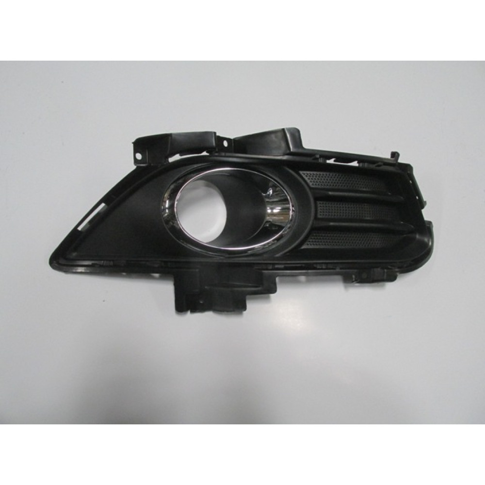 FORD MONDEO- 15/18; SİS LAMBA KAPAĞI SAĞ SİS DELİKLİ (NİKELAJ ÇERÇEVELİ) (TW) 820-2061