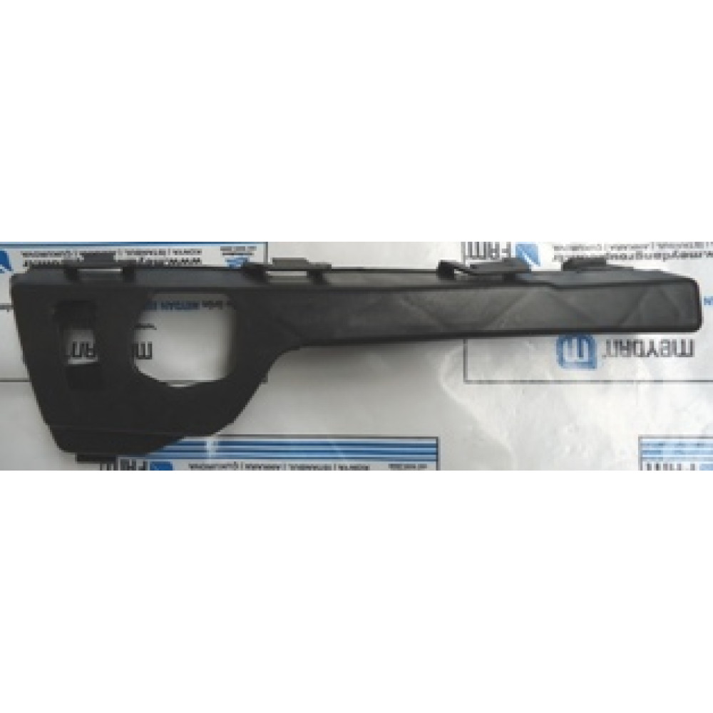 FORD FOCUS- SD/HB- 05/07; ÖN TAMPON İÇ BAĞLANTI BRAKETİ SAĞ (ORTA KISMA TAKILAN) PLASTİK (BFN) 828-2023A
