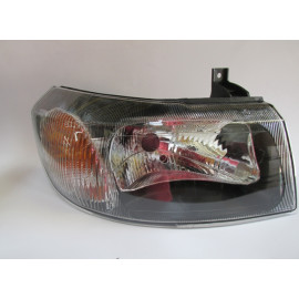 FORD TRANSIT- V184- 02/06; FAR LAMBASI SAĞ ELEKTRİKLİ/MANUEL SİYAH 4 FİŞLİ (H4)(AYFAR) (E MARKLI) 866-1003