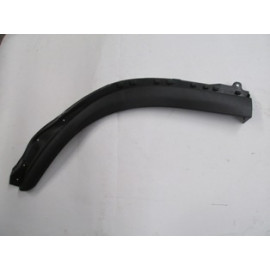 ISUZU NLR- 10/24; ÇAMURLUK AĞZI PLASTİĞİ SOL (BFN) 996-2114