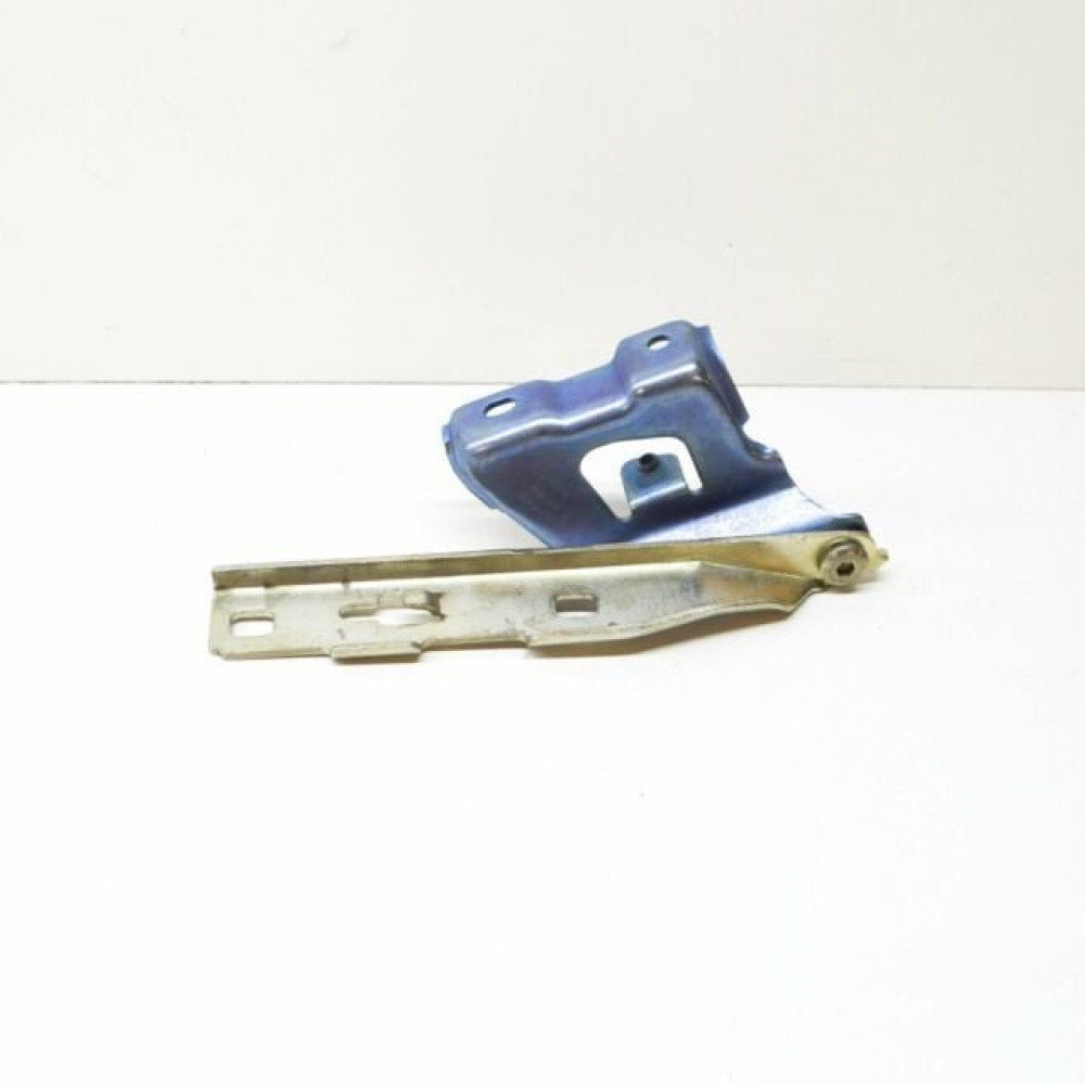 KAPUT MENTESESI SOL VW 8T0823301E