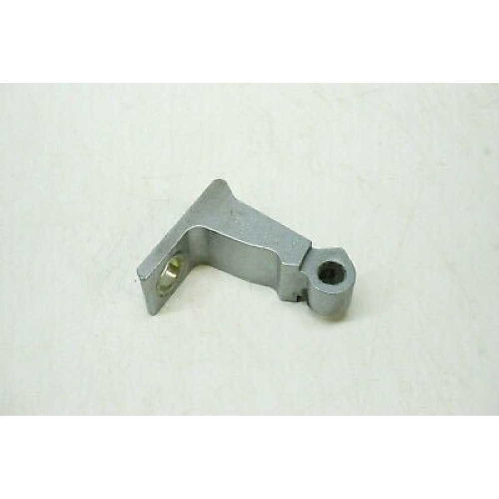 KAPI MENTESESI ÜST SAG ÖN KAPI VW 8X0831404B KAPI MENTESESI ÜST SAG ÖN KAPI VW 8X0831404B